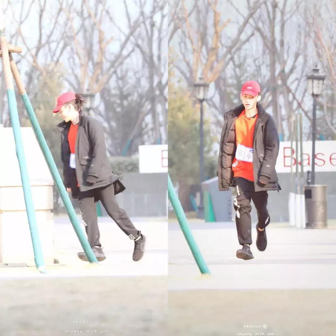 蔡徐坤张艺兴唇膏图片,朱正廷看蔡徐坤唇膏