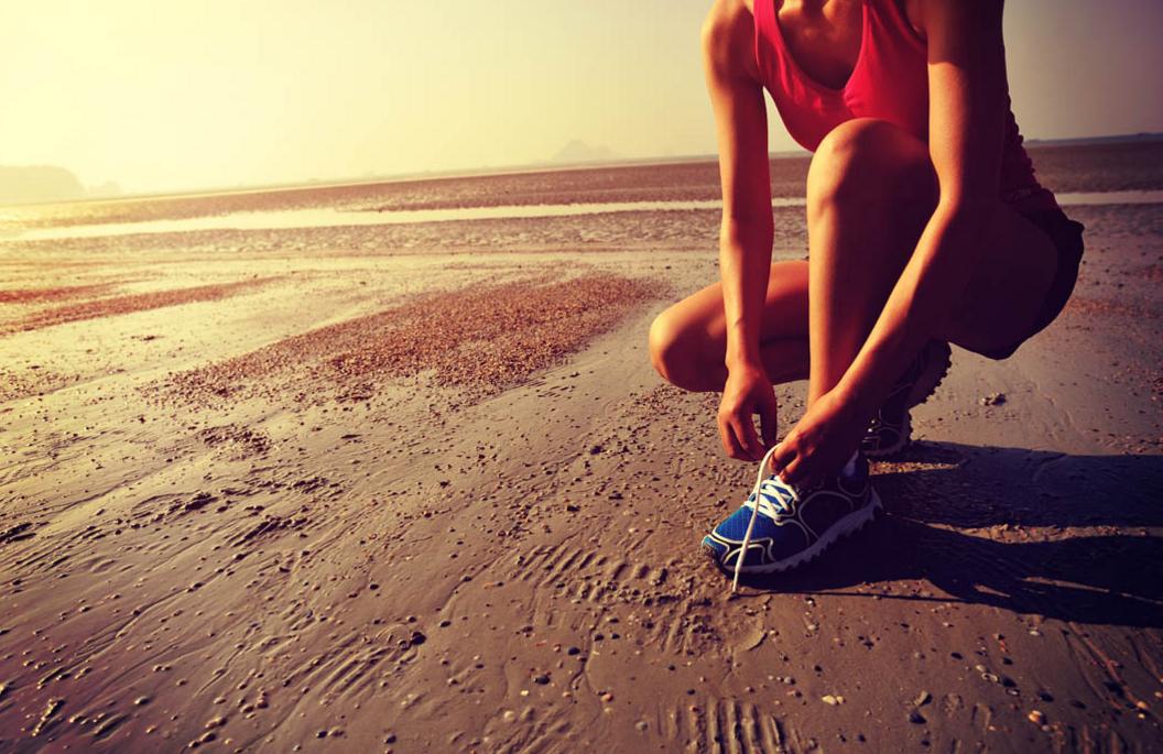 跑步要怎么呼吸才不会气喘,跑步速度一快就岔气怎么回事