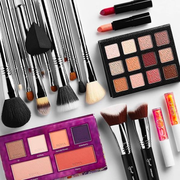 爆红网络靠一头绿发？让80万人沦陷的绝世美颜，竟是靠化妆台上的