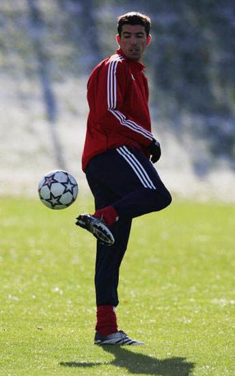 踢足球技巧图解30招,最简单的踢足球过人技巧