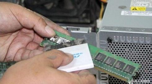 电脑自动关机或重启怎么治,笔记本电脑关机后自动重启