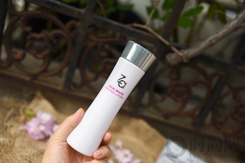 za姬芮新焕真皙美白气垫修颜霜,za姬芮新焕真皙粉底液