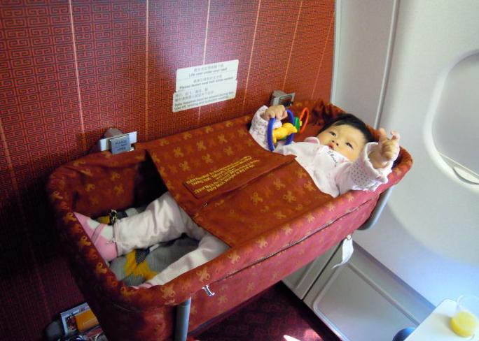 带孩子坐飞机旅游攻略大全,儿童坐飞机旅行推荐