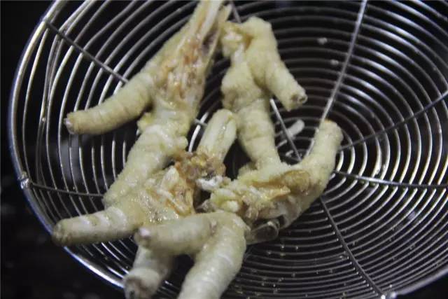 黄晓明来南京开店了？非常火爆还要任性的下午才营业！