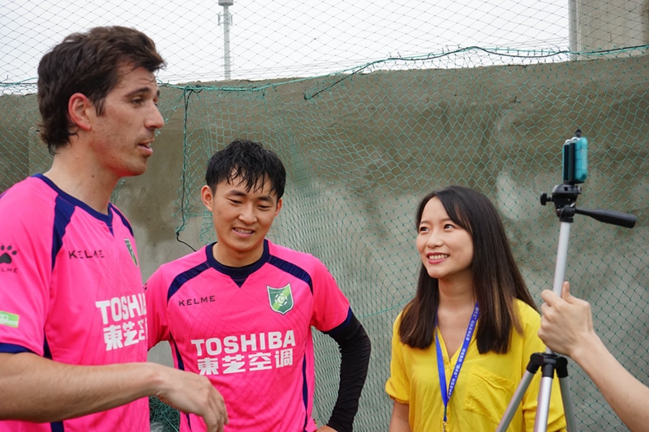 美女经理、网红妹子直播!“踢球去”足球联赛,从赛场火到了线上!