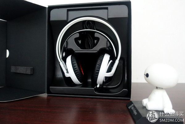 夜空中1680万色的照明灯——赛睿SIBERIA350