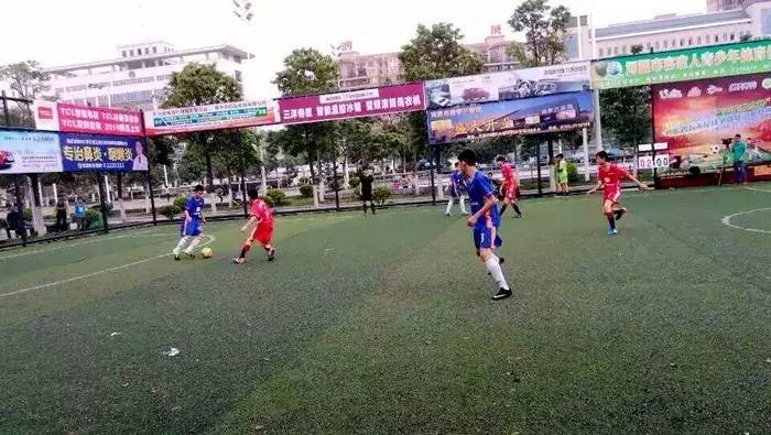 一脚踢到世界杯,一脚踢出世界波足球小将