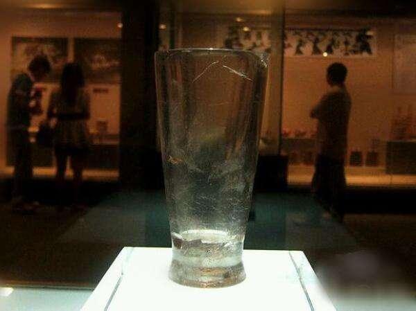 考古发现古墓保存完好,两千年古墓被盗棺材里却无尸体