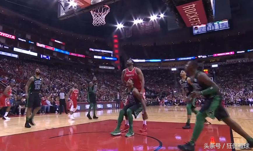 斯玛特极限救球,斯玛特发挥神勇