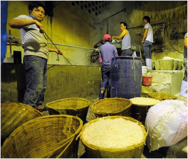 米线店加盟还是自营,米线店和麻辣烫店的区别