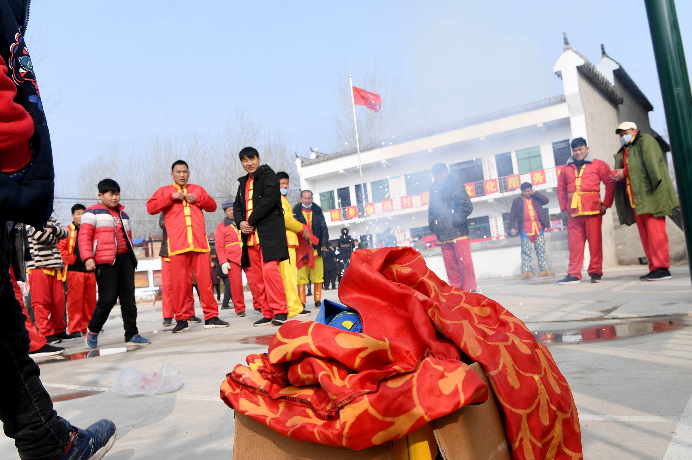 麒麟舞猜灯谜全家福:白楼乡金西村民的生活白糖粘蜜那叫个甜