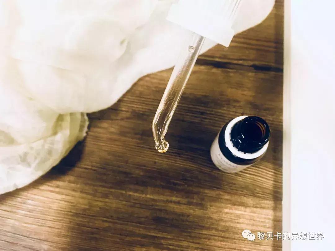 出油毛孔大补什么,出油推荐护肤品