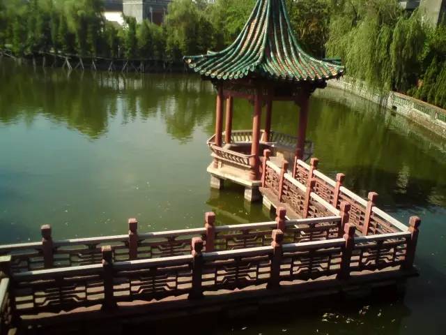 曾国藩六副对联读懂先贤大智慧,寺庙对联里的大智慧