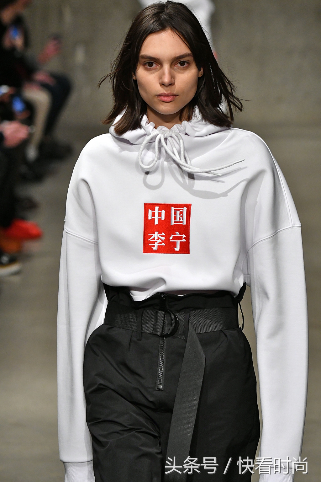 李宁纽约时装周销量,中国李宁4月销售暴增8倍