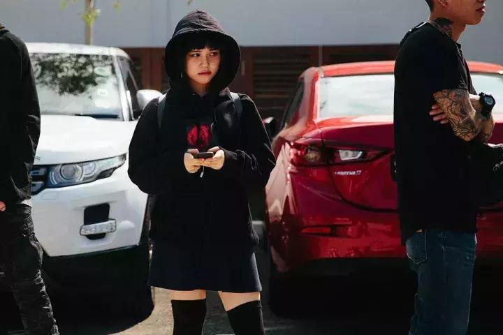 良心帖：耗时1个月的5套卫衣真人版穿搭测评来了。