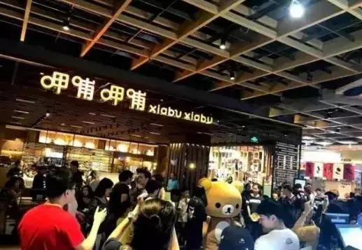 在电商的冲击下实体店该如何生存,实体店真的被电商击垮了吗