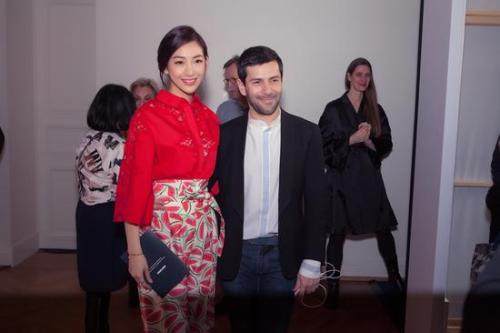 蹭时装周通稿,明星蹭秀时装周