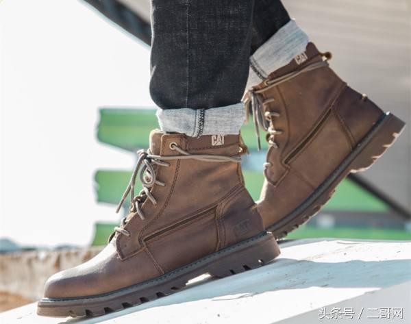 马丁靴会越穿越大吗,什么的马丁靴好看耐穿