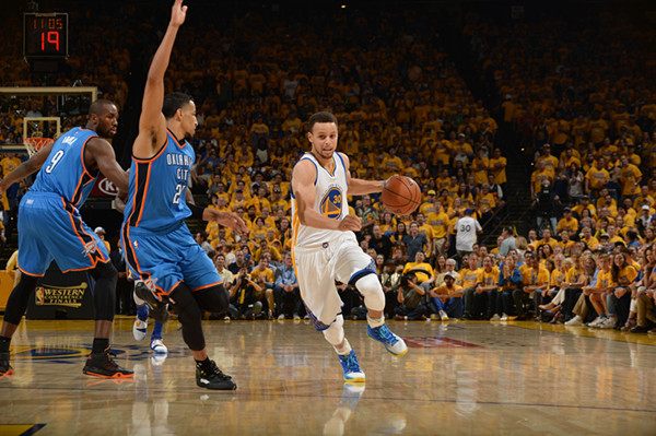 美媒评欧文现役第一后卫,美媒晒历史75大球员库里和欧文