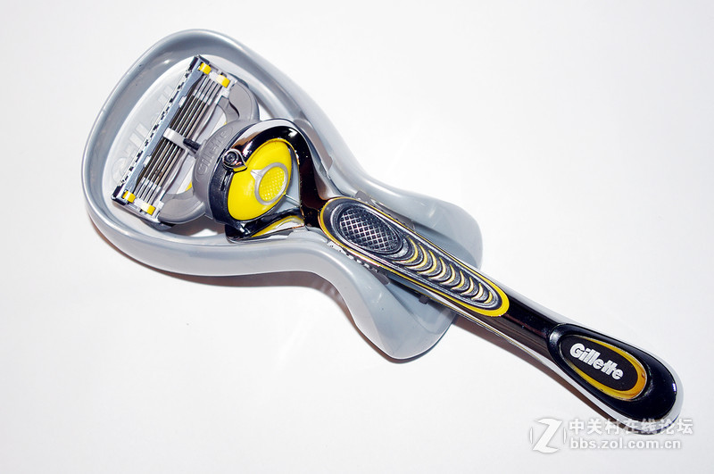 让剃须成为一种享受,吉列锋隐致护剃须刀测试