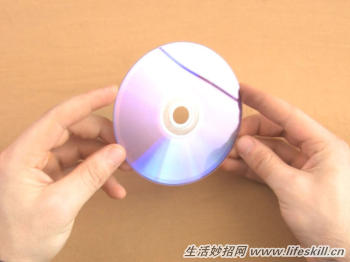 vcd光盘划伤磨损能修复吗,如何修复被划伤的cd光盘