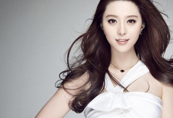 适合女生的锁骨链,迷人的锁骨链戴出高级感