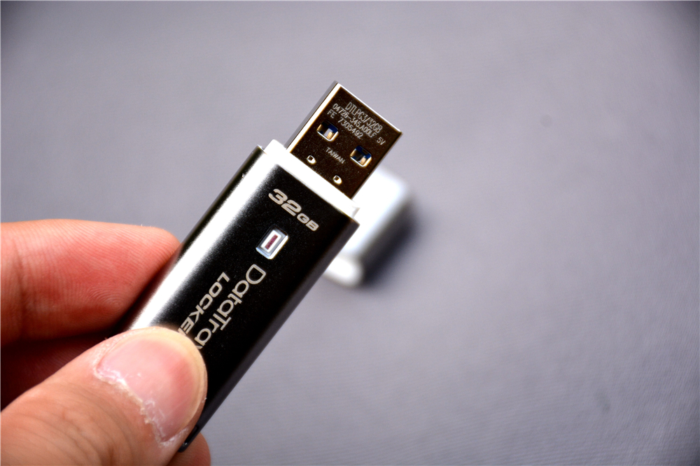 冠希哥用了都说好，金士顿256位AES硬件加密U盘详评