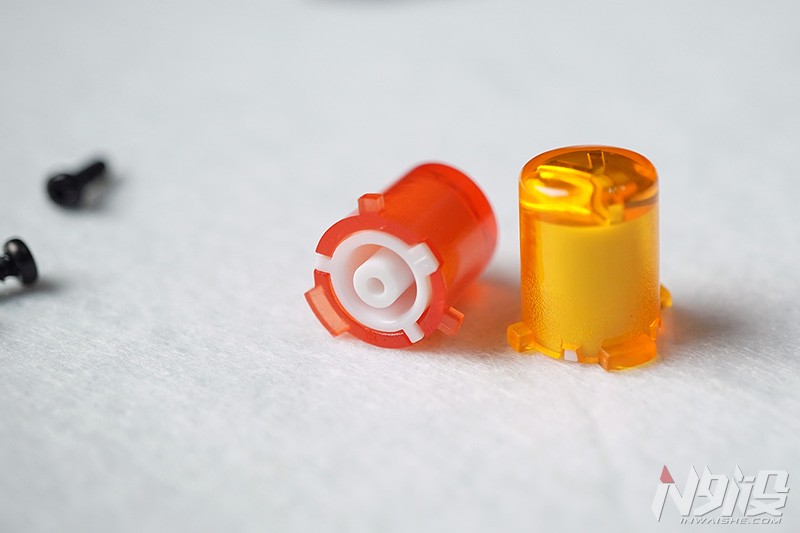 雷柏v600游戏手柄评测,雷柏v600s手柄无线连接