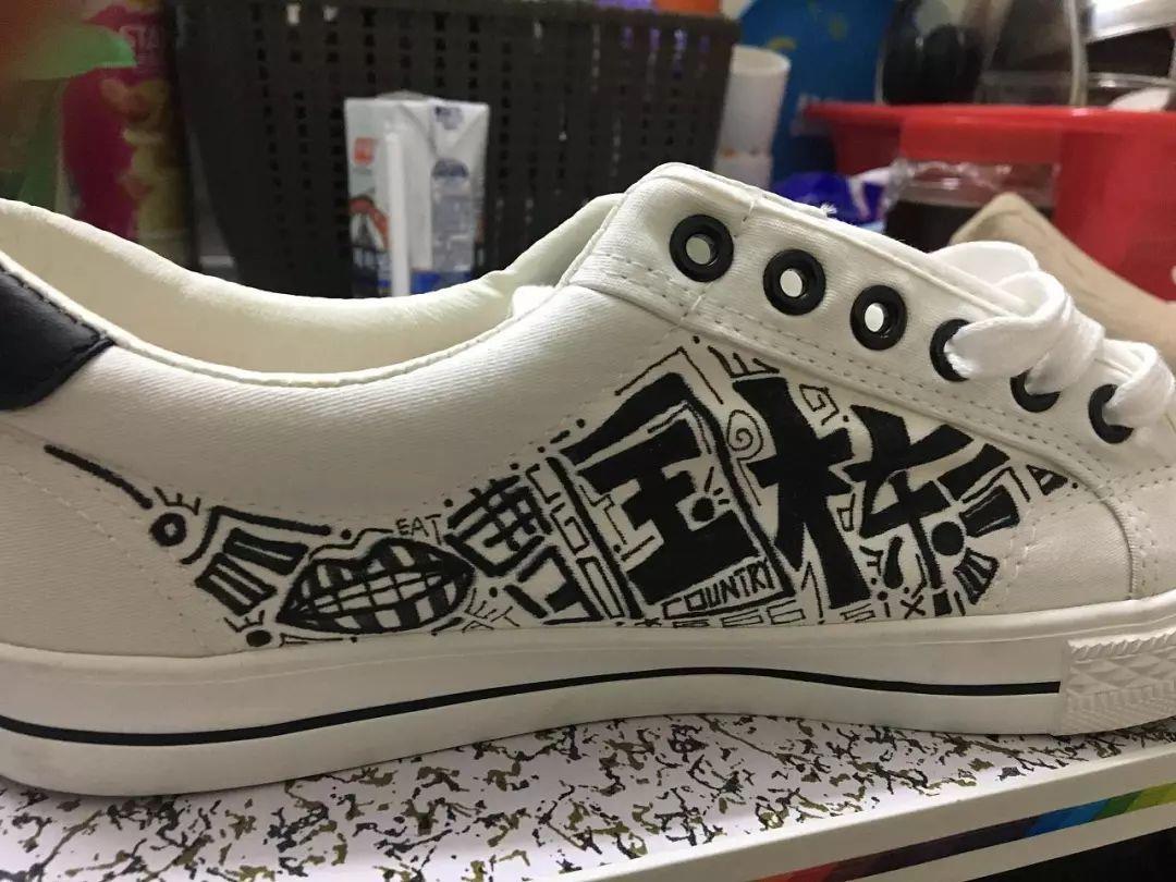 2021涂鸦板鞋流行,涂鸦板鞋