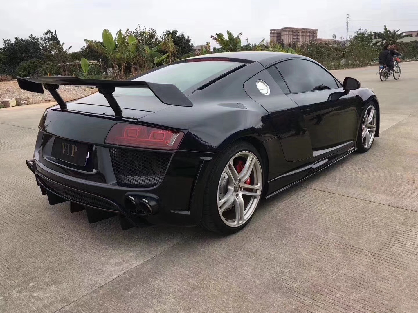 有一台奥迪r8是什么体验,14款r8撩妹