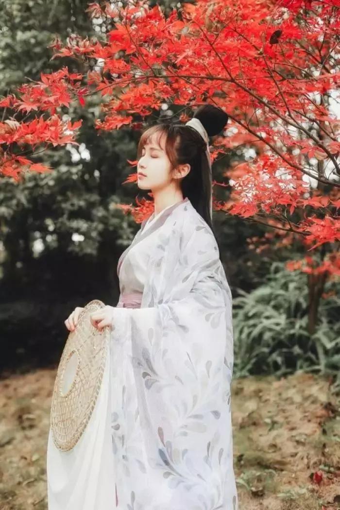 优雅的女人如诗,优雅别致散发着淡淡的女人香