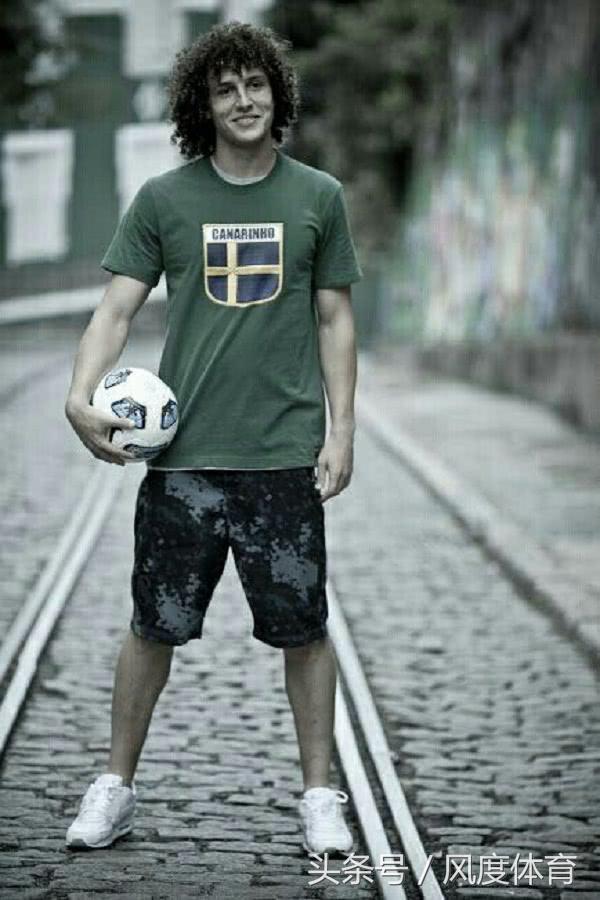 告诉你如何让足球大神也为你让道