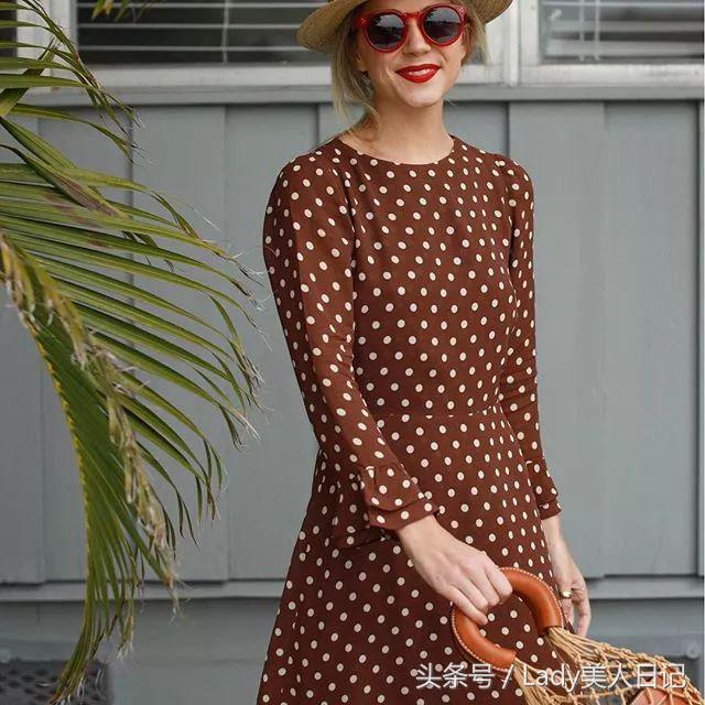 韩系碎花连衣裙穿搭高级感,碎花连衣裙穿搭方法