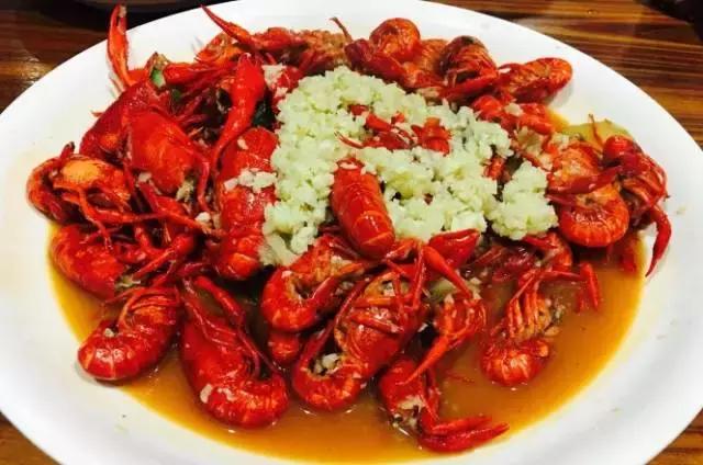 第一批吃小龙虾视频,第一个吃小龙虾的人