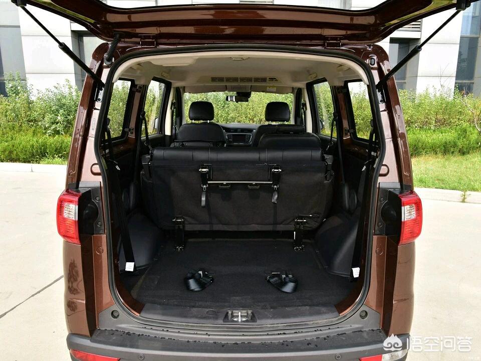 五菱和长安七座哪个好,7座车五菱和长安哪个好点