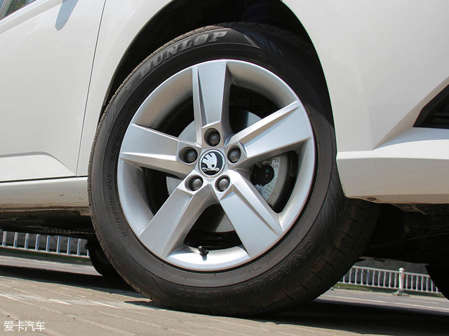 斯柯达晶锐和飞度哪个好,晶锐和polo飞度哪个好