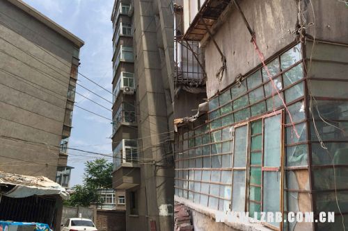 深圳一栋楼房倾斜倒塌,楼房快塌了怎么处理