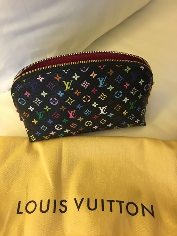 天哪！这么多杂志上看到的大牌热门包，她居然都有！羡慕！