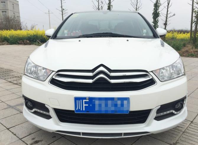 世嘉vts顶配,开着比较稳的轿车