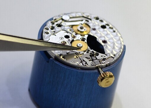 劳力士3135机芯真假对比图解视频,经典劳力士3135机芯拆解视频