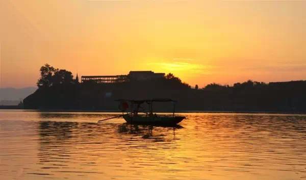 四川哪里有冷门又好玩的地方,四川最漂亮十大湖