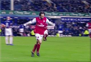 他被称球场莫扎特，酷似张杰曾陷招妓丑闻，35岁国家队最后一战