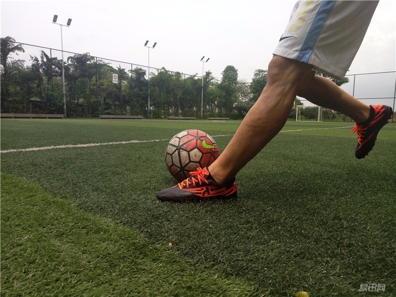 迪卡侬足球鞋kipstaagility,迪卡侬的足球鞋性价比