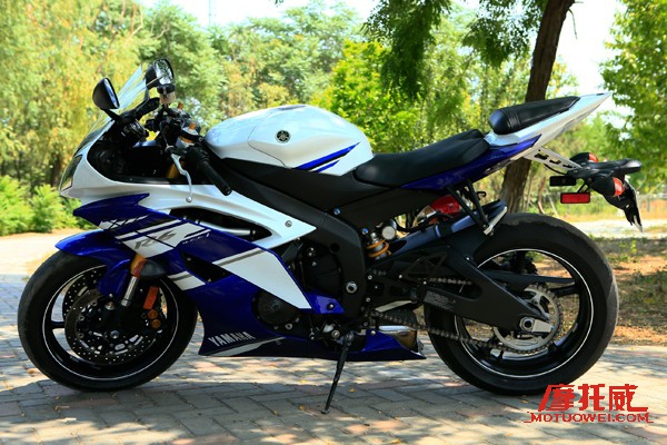 雅马哈yzf600r试驾视频,2023雅马哈yzf-r6赛道版