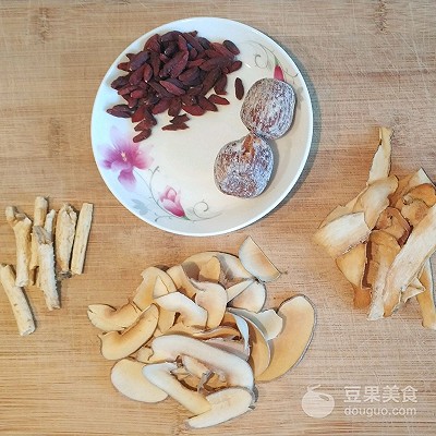 花胶海底椰汤,橄榄海底椰煲猪骨