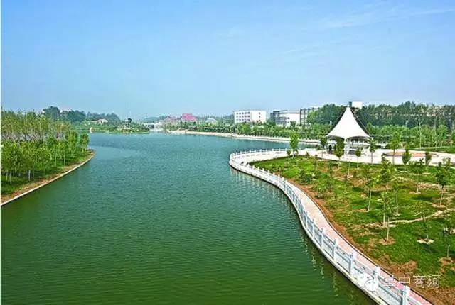 济南哪个区比较适合居住,在济南在哪个地方住玩比较方便