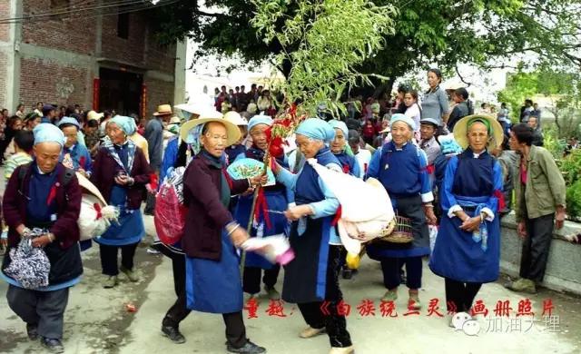 大理游人人山人海,大理万人齐舞