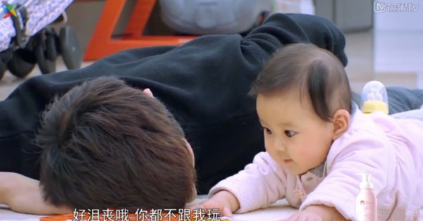 修杰楷咘咘击掌,修杰楷把咘咘逗哭