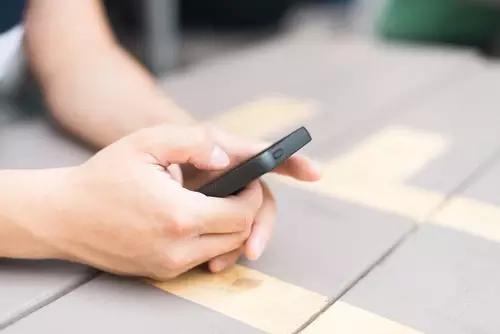 微博和微信朋友圈有什么区别,微信跟facebook同步朋友圈