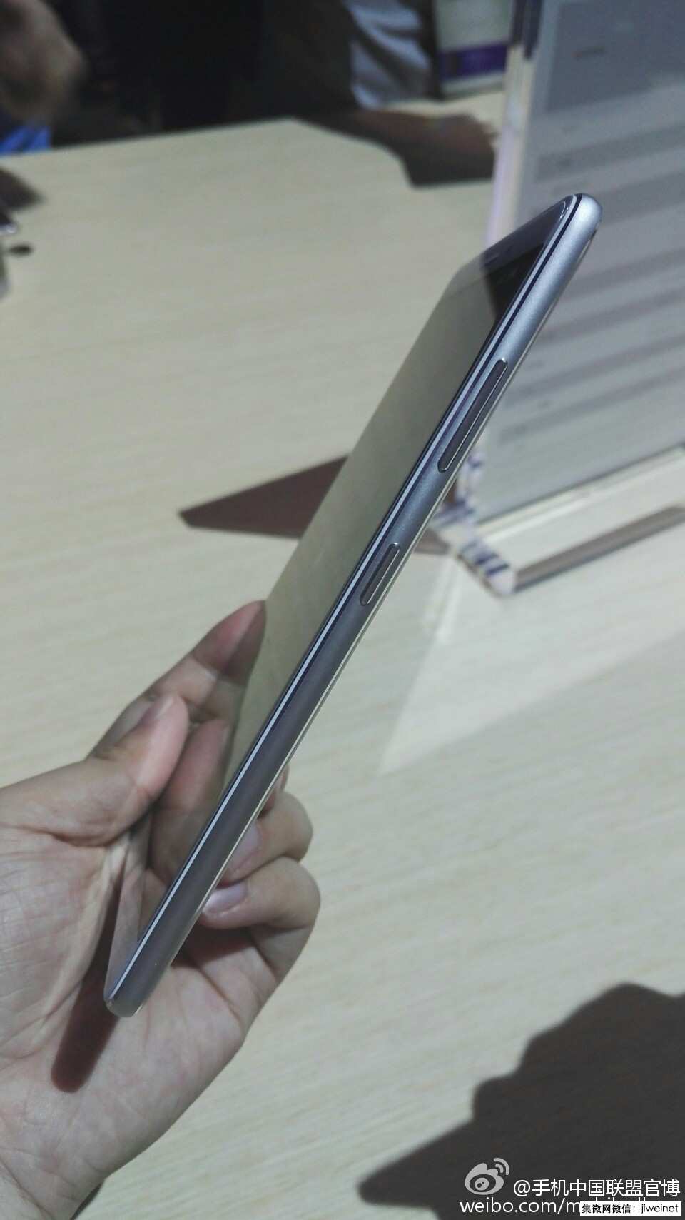 c罗代言香槟酒,努比亚z11maxc罗典藏